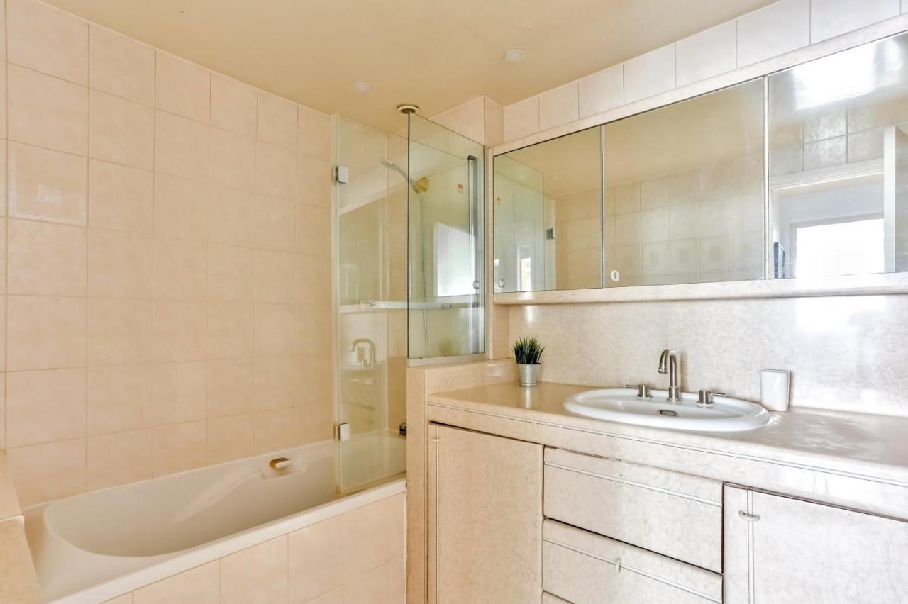 Appartement Quartier Arc De Triomphe Free Netflix Paris Eksteriør billede
